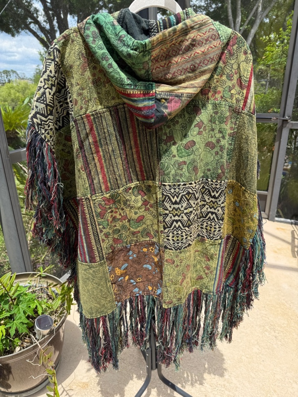 EARTHBOUND Green Multi Patchwork Fringe Hooded Pullover poncho XL/XXL - Picture 4 of 4